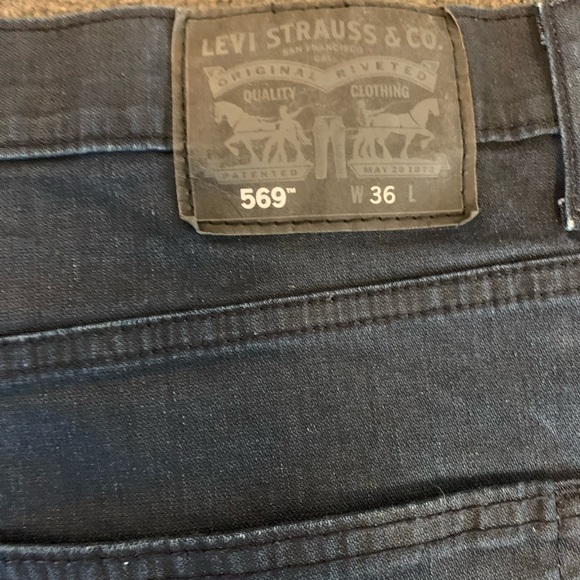 Navy blue Levi Jean shorts - Picture 3 of 3